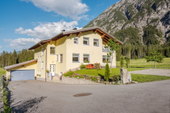 Haus_Sommer_Seite_klein